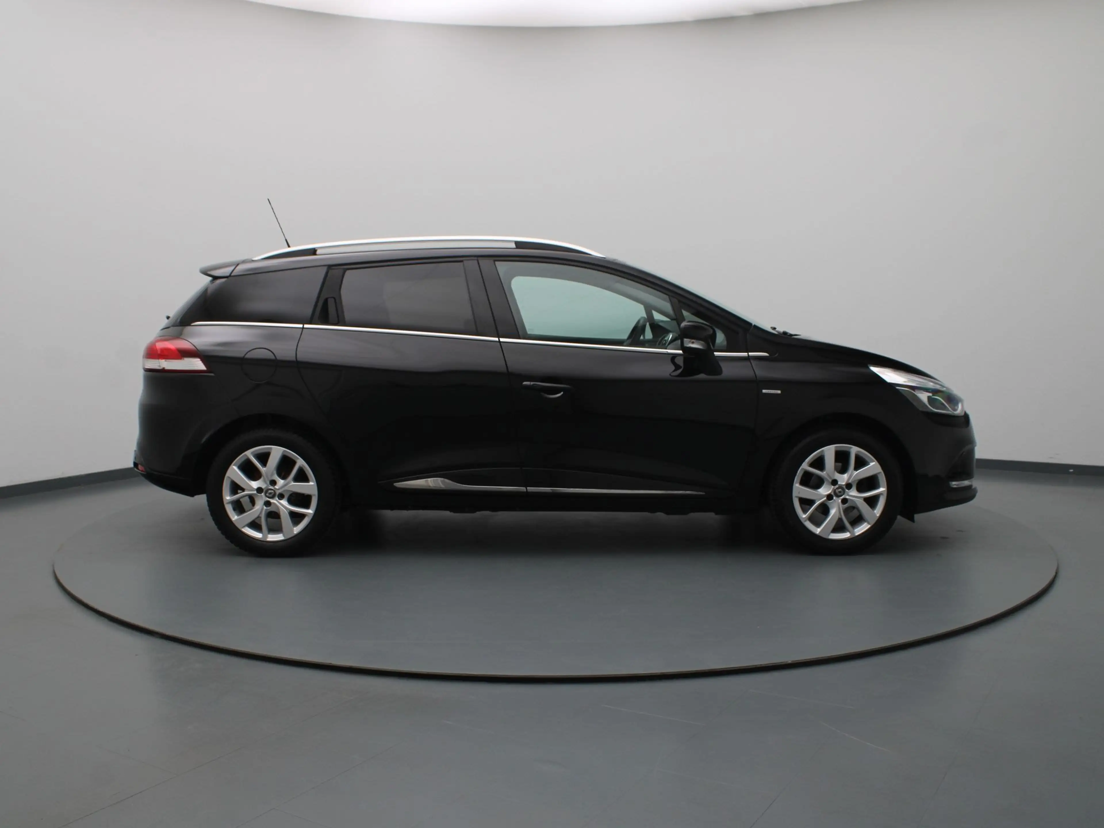Renault Clio Estate 0.9 TCe Limited — photo 24