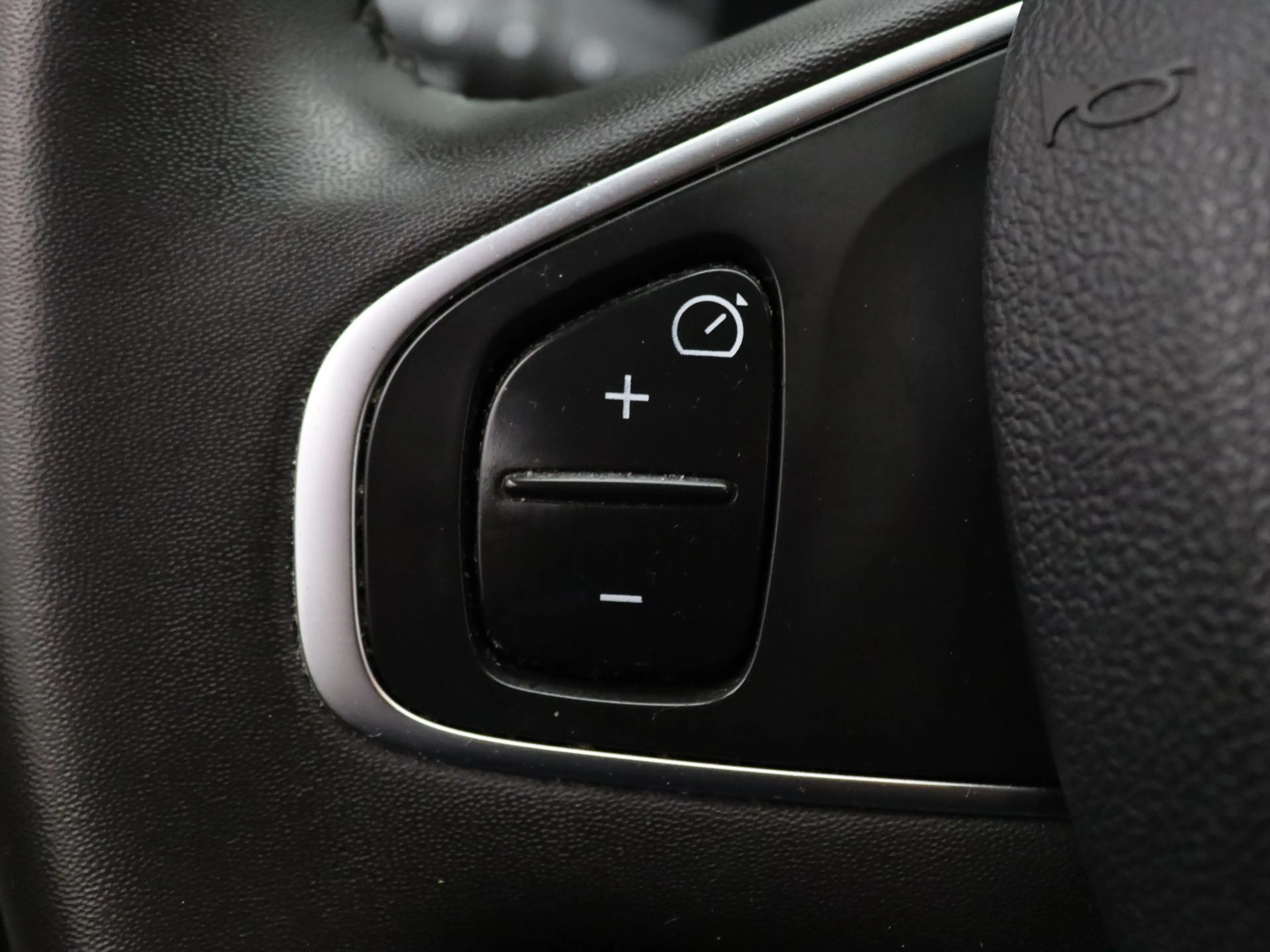 Renault Clio Estate 0.9 TCe Limited — photo 12