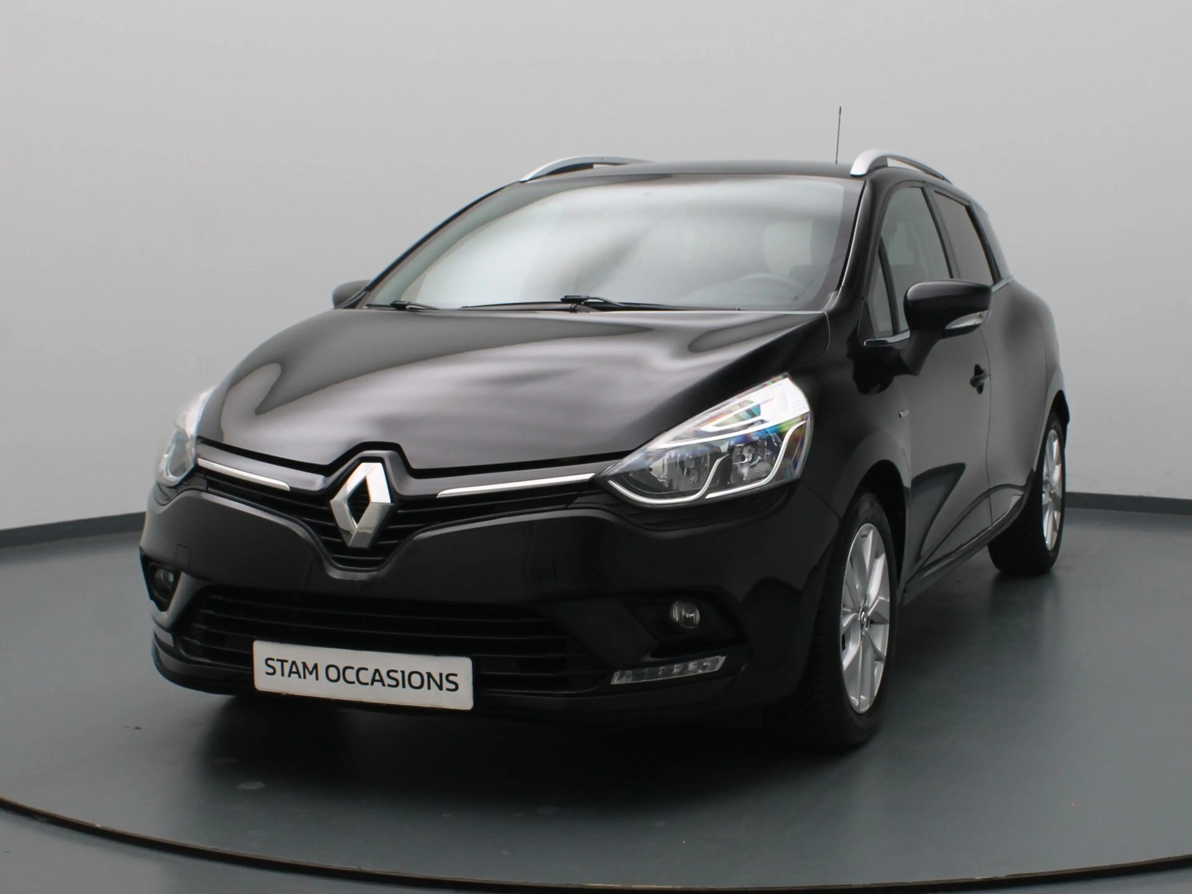 Renault Clio Estate 0.9 TCe Limited — photo 17
