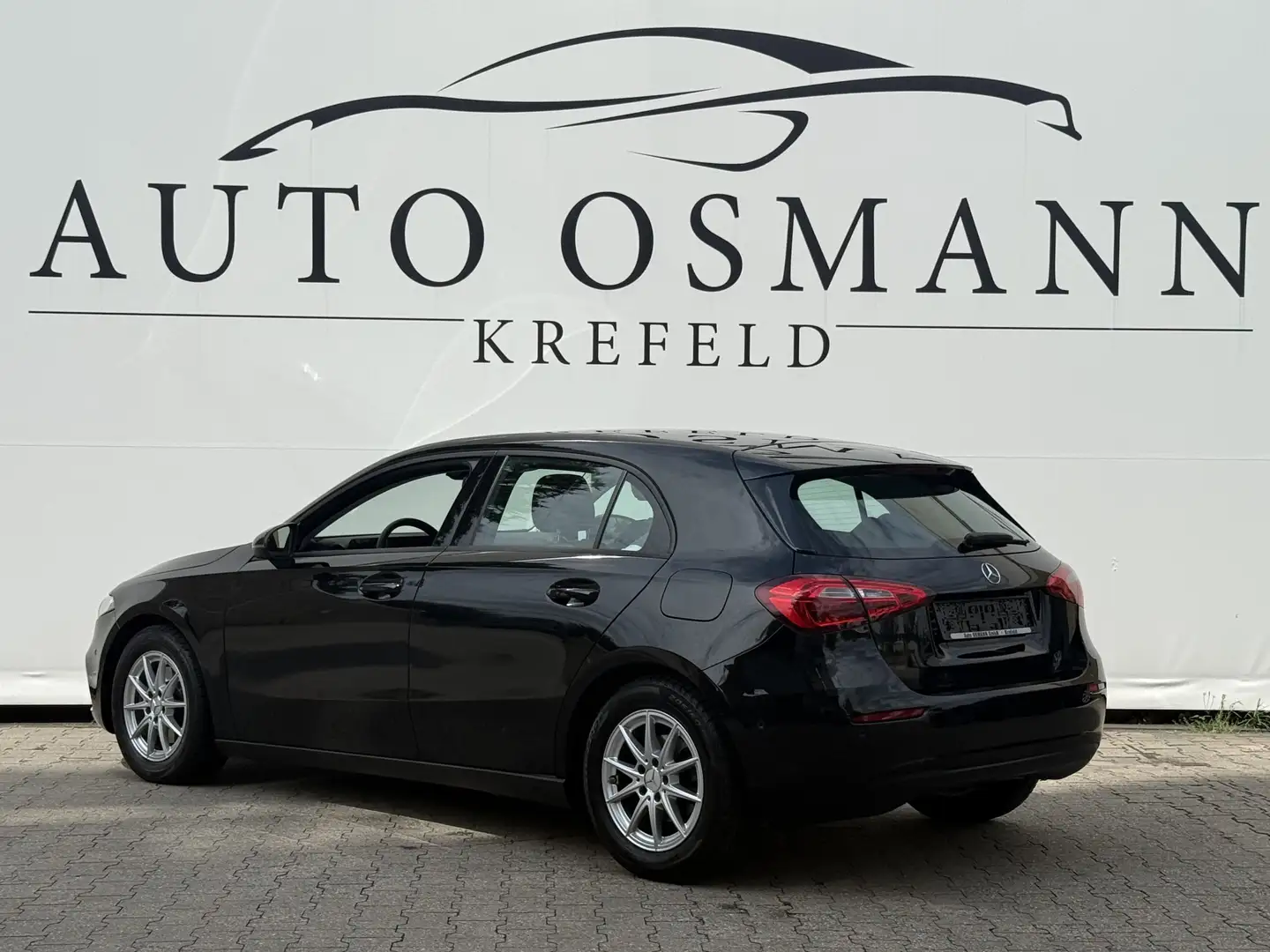 Mercedes-Benz A 180 d   CarPlay   KLIMA   TÜV NEU Schwarz - 2