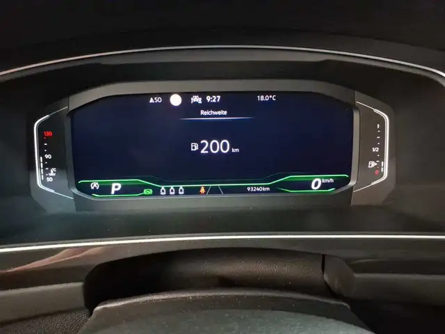 Volkswagen Tiguan view 11