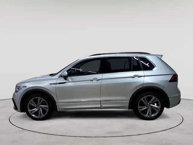 Volkswagen Tiguan view 6