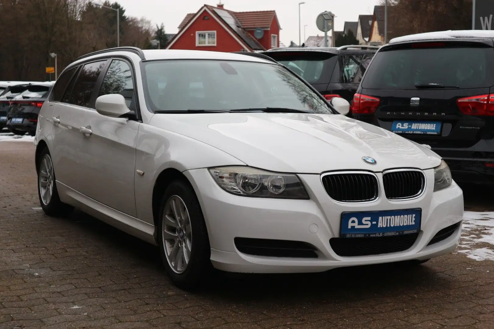 BMW 316 d Touring *PDC/KLIMAAUTO/SHZ/TEMPOMAT/AHK* Weiß - 1