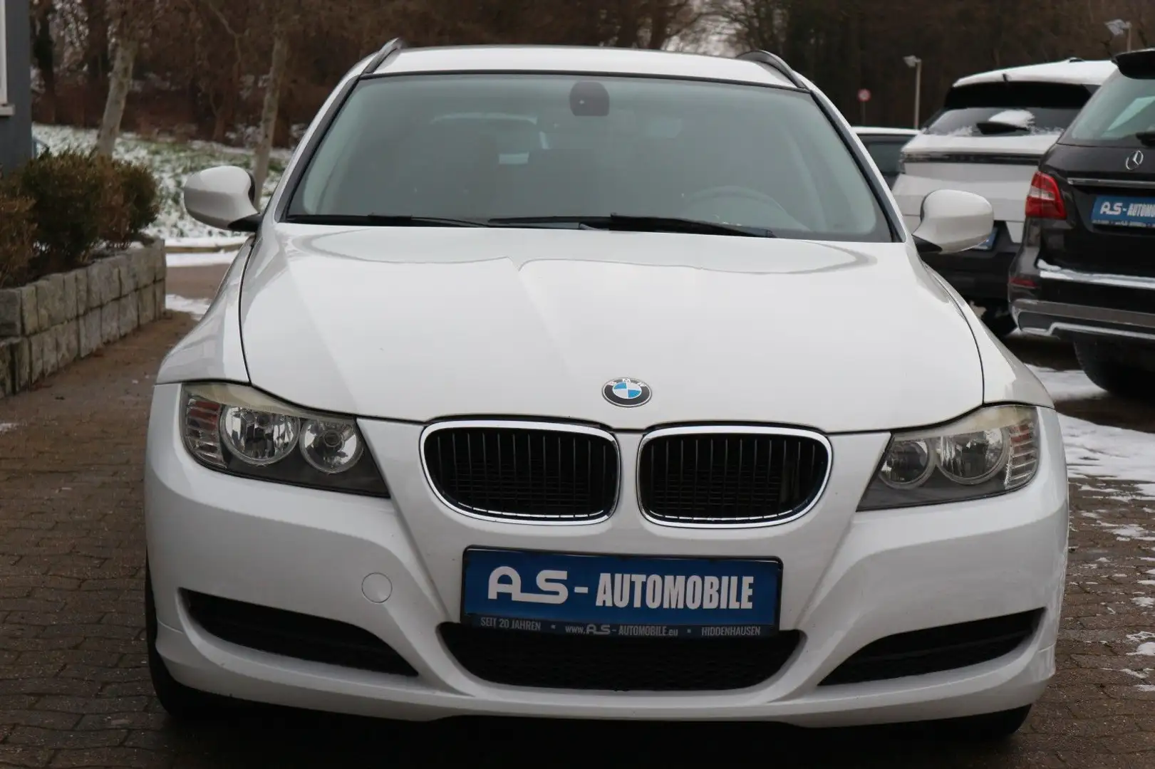 BMW 316 d Touring *PDC/KLIMAAUTO/SHZ/TEMPOMAT/AHK* Weiß - 2