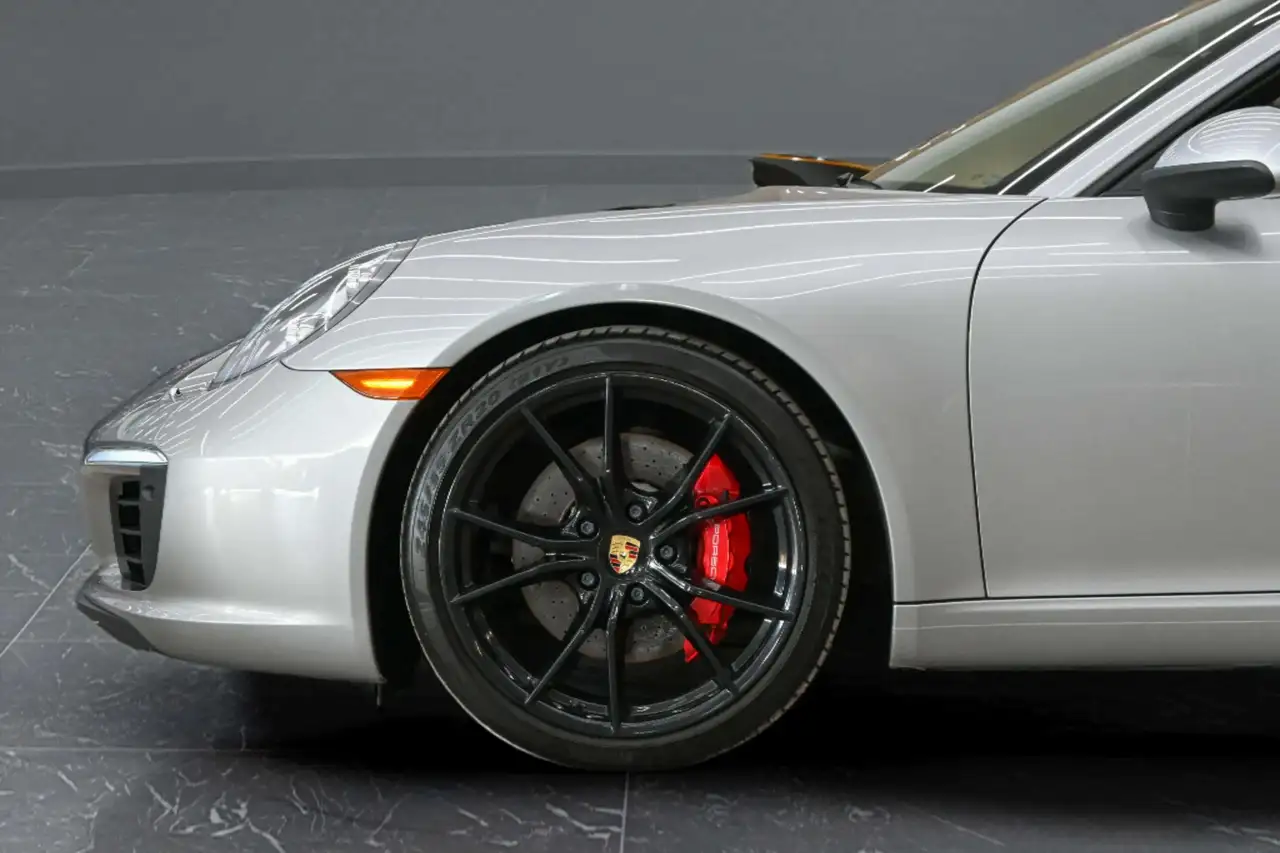 Porsche 911 снимка Porsche 911