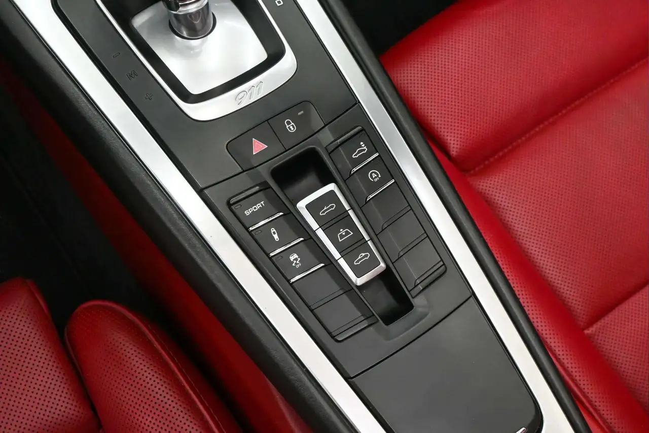 Porsche 911 снимка Porsche 911