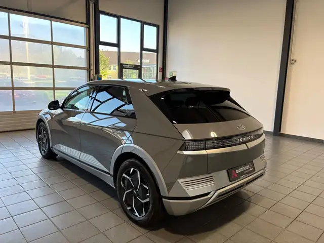 Hyundai Ioniq 5 view 4