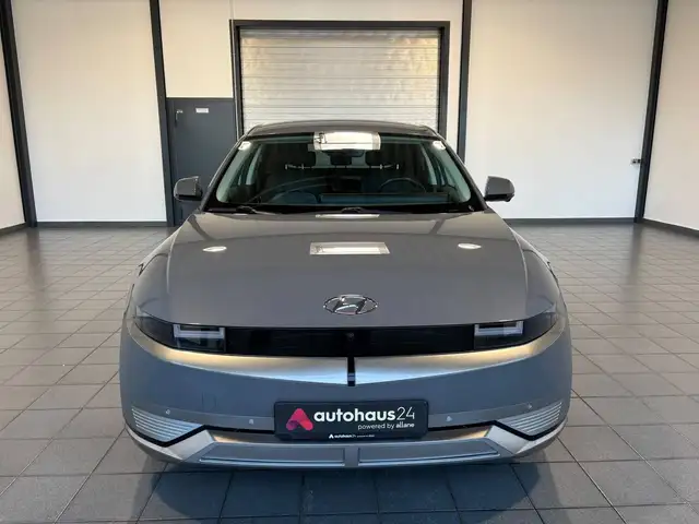 Hyundai Ioniq 5 view 2