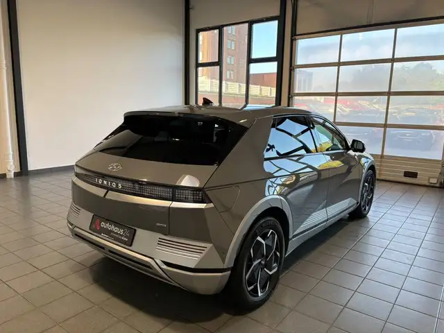 Hyundai Ioniq 5 view 5