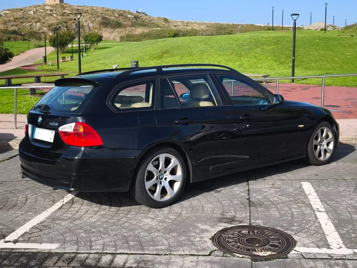BMW 320 320i Touring Negro - 2