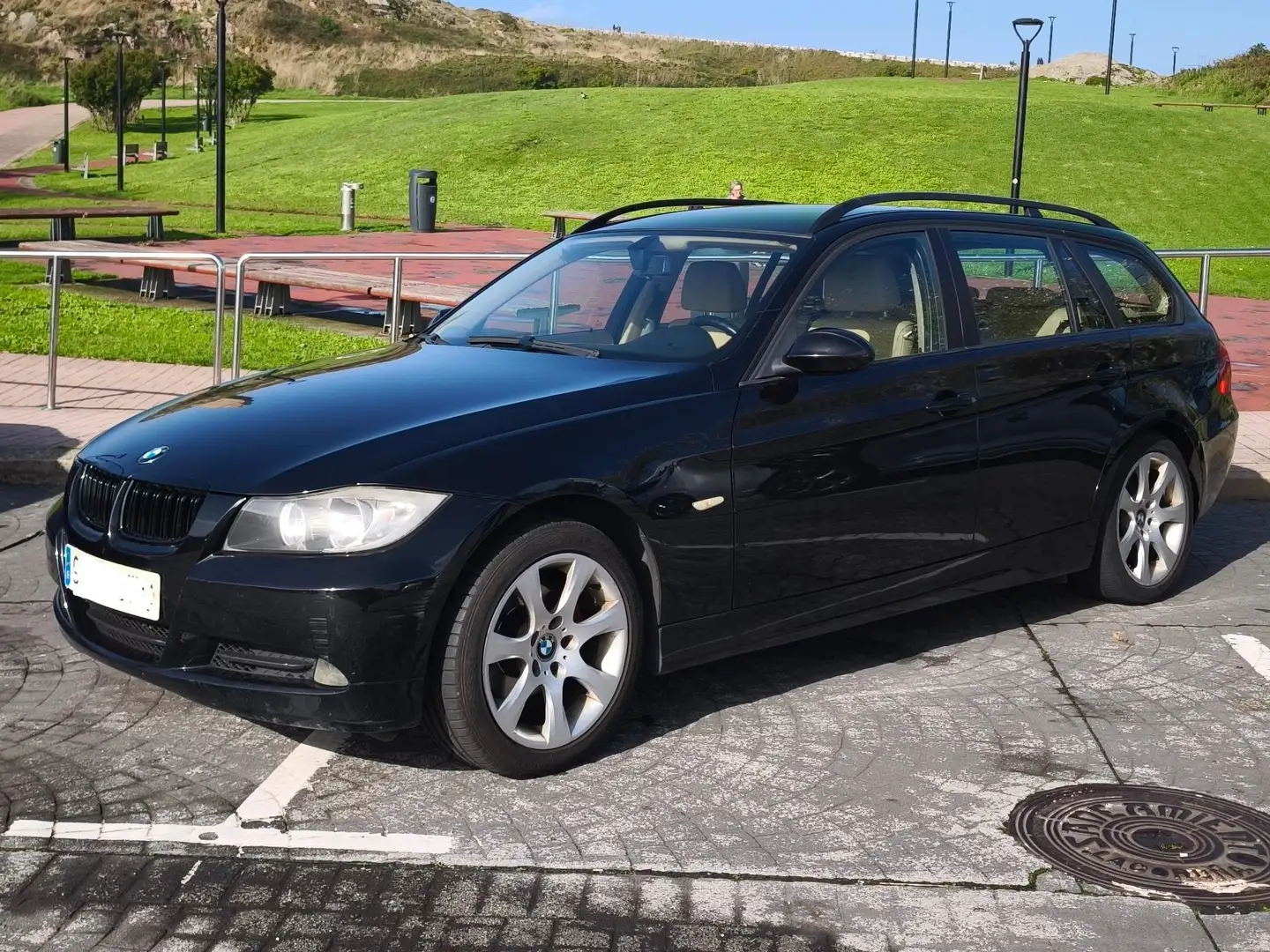 BMW 320 320i Touring Negro - 1