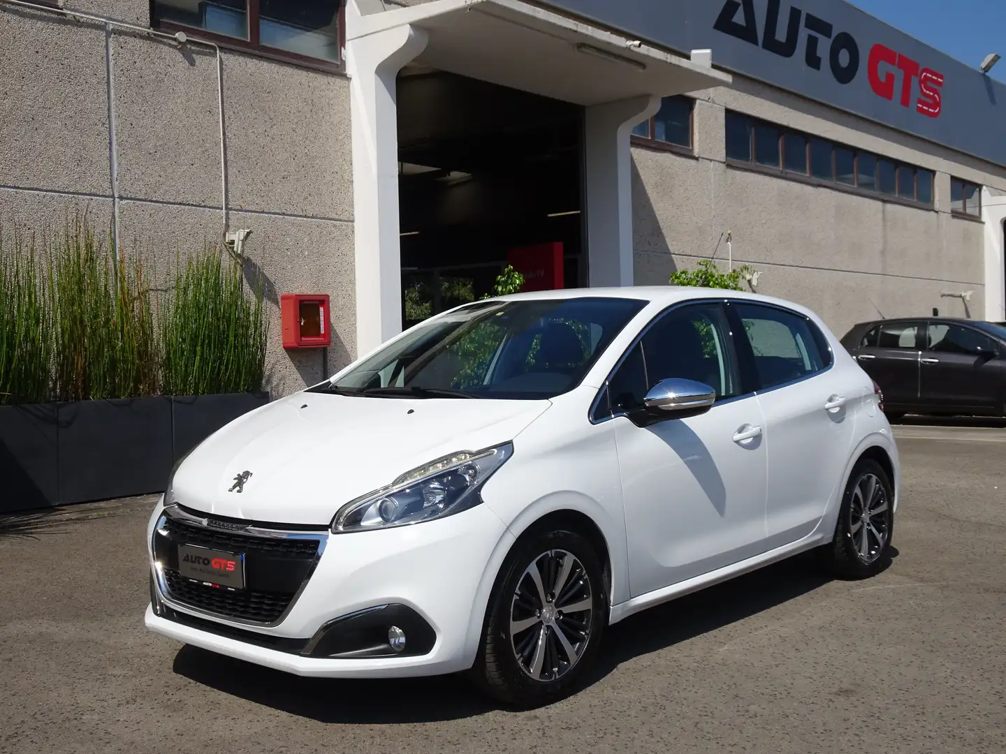 Peugeot 208 208 5p 1.2 puretech Allure 82cv Bianco - 1