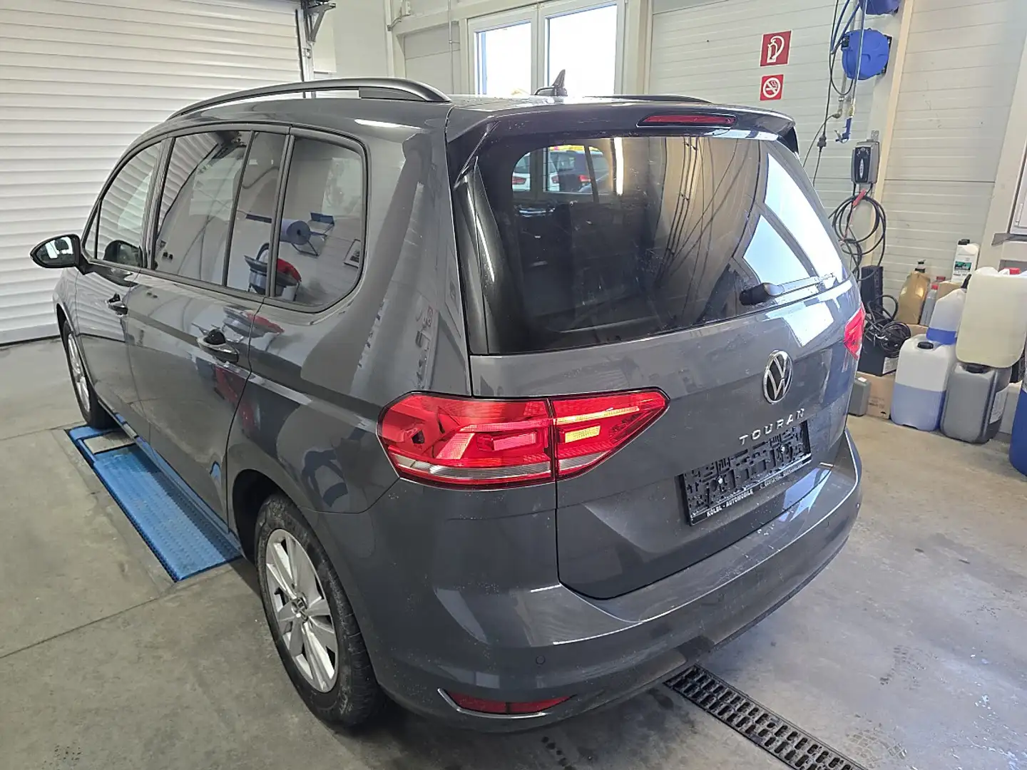 Volkswagen Touran Comfortline 2,0 TDI Grau - 2
