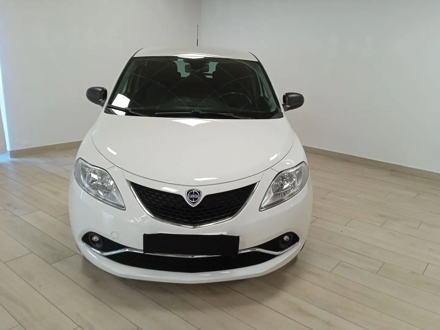 Lancia Ypsilon 3ª serie 1.2 69 CV 5 porte GPL Ecochic Silver Blanc - 2