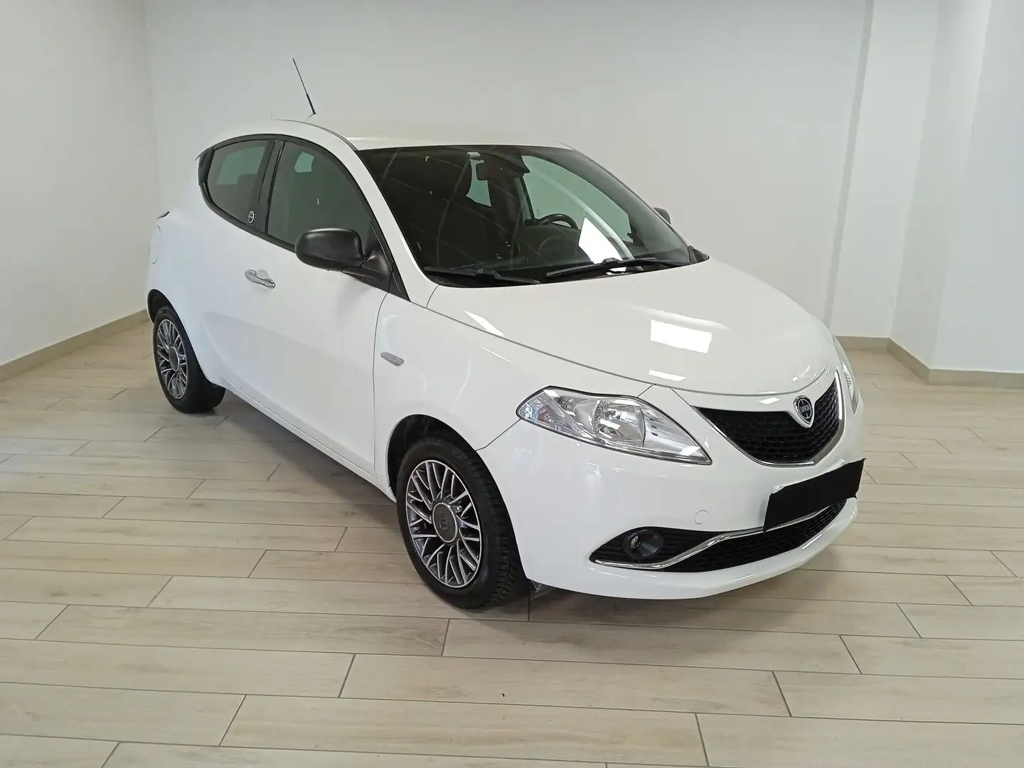 Lancia Ypsilon 3ª serie 1.2 69 CV 5 porte GPL Ecochic Silver Blanc - 1