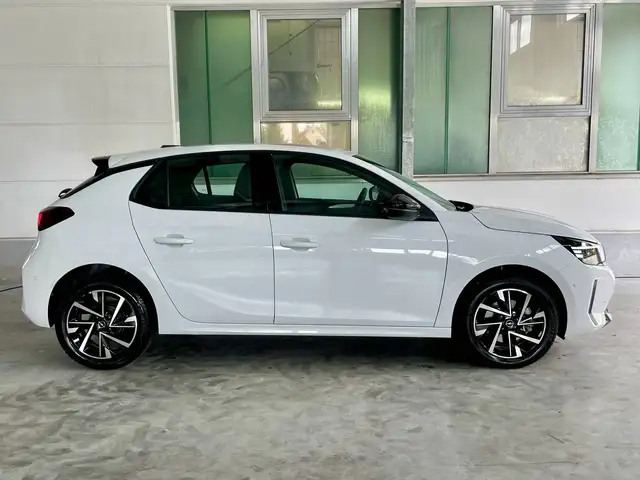 Opel Corsa view 8