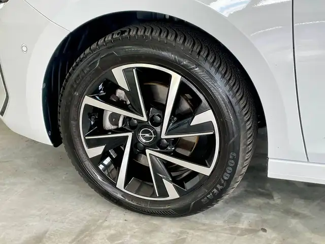 Opel Corsa view 9