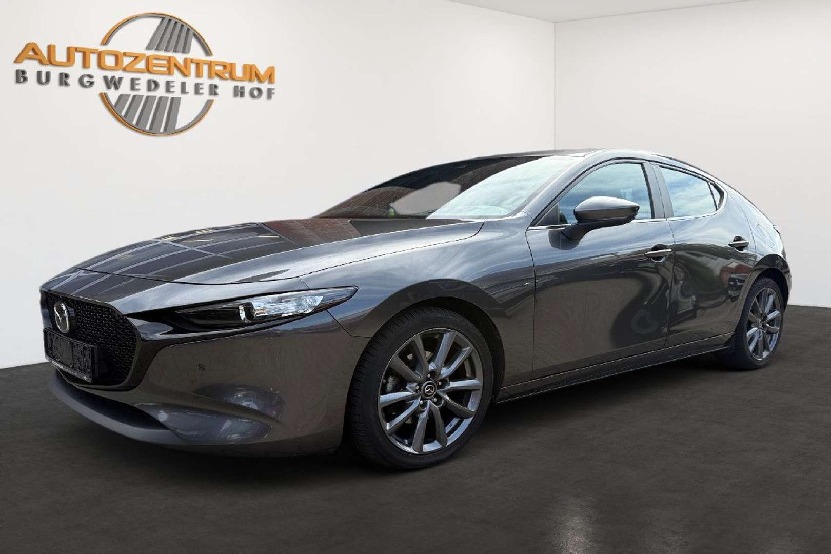 Mazda 3 nuo 351 €/ mėn Benzinas 2022m. Sedanas Automatinė