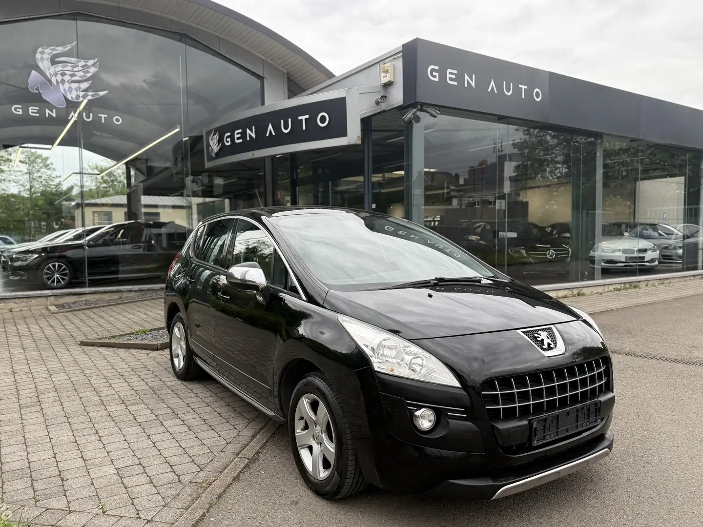 Peugeot 3008 1.6 HDi Premium Pack Automatique Pano. S.Chauffant Noir - 1