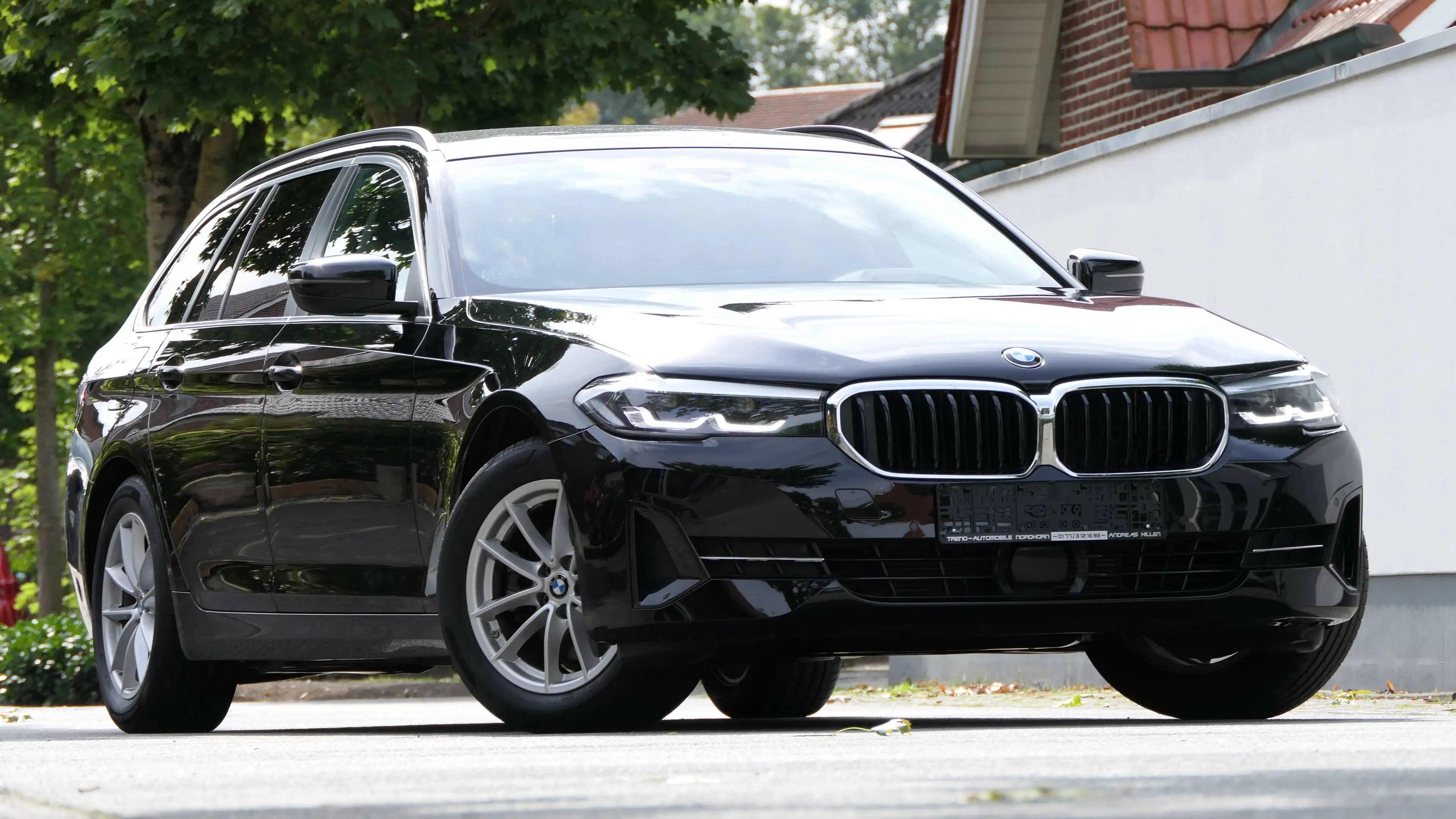 BMW 520 520 d+TOUR+SPORT+LEDER+DRIVING-ASSSITANT-PROF+HUD+CarPlay+AHK+ACC+DIGITAL-COCKPIT+