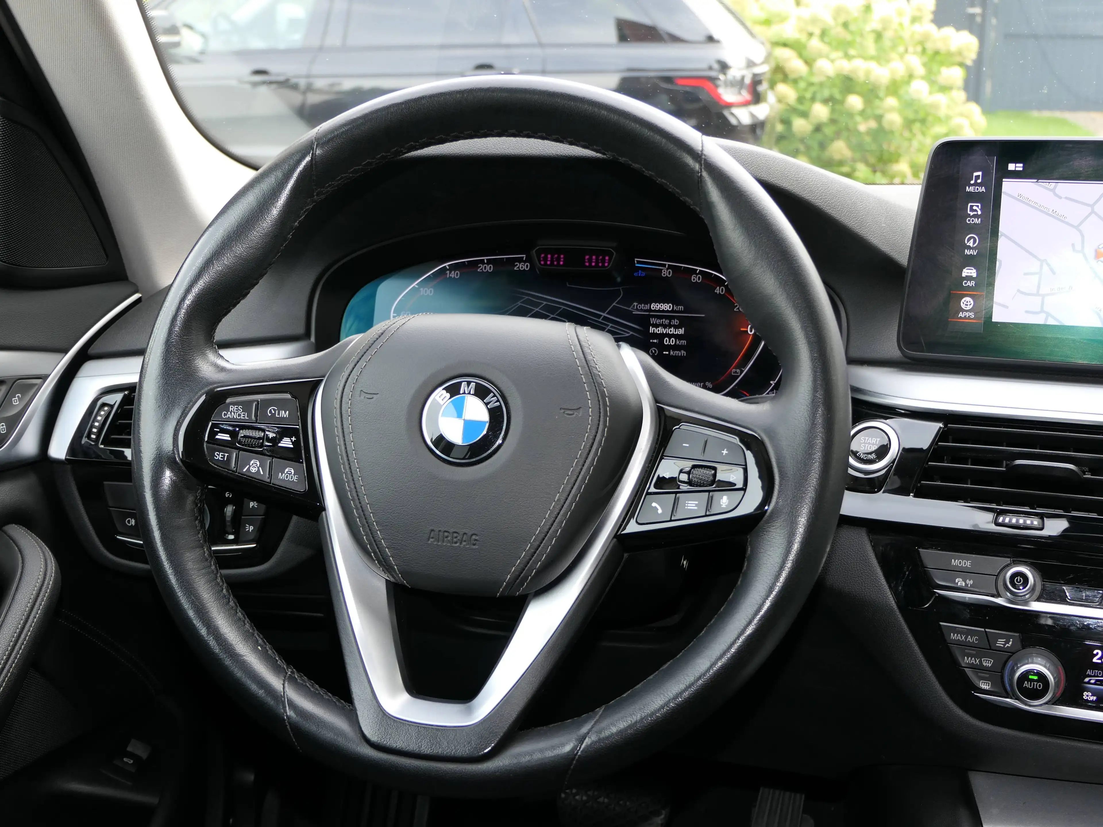 BMW 520 520 d+TOUR+SPORT+LEDER+DRIVING-ASSSITANT-PROF+HUD+CarPlay+AHK+ACC+DIGITAL-COCKPIT+ — photo 10