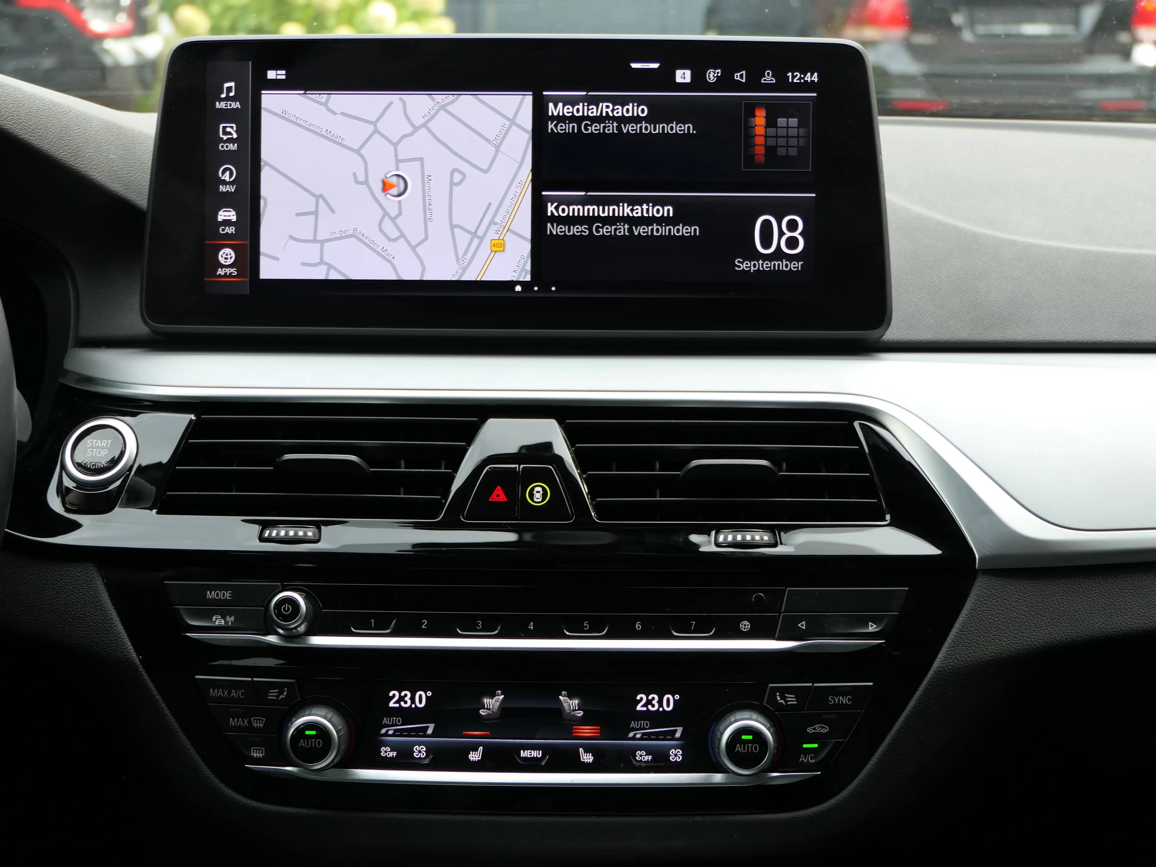 BMW 520 520 d+TOUR+SPORT+LEDER+DRIVING-ASSSITANT-PROF+HUD+CarPlay+AHK+ACC+DIGITAL-COCKPIT+ — photo 13