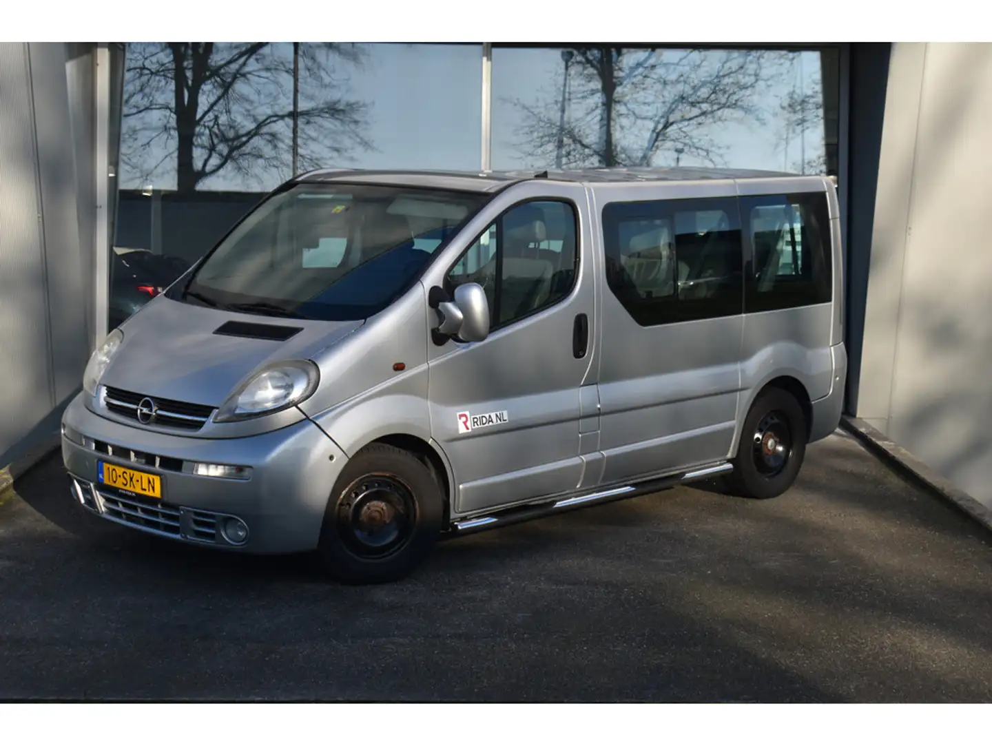 Opel Vivaro 2.5CDTi | Rolstoelbus | 9 persoons Szary - 2