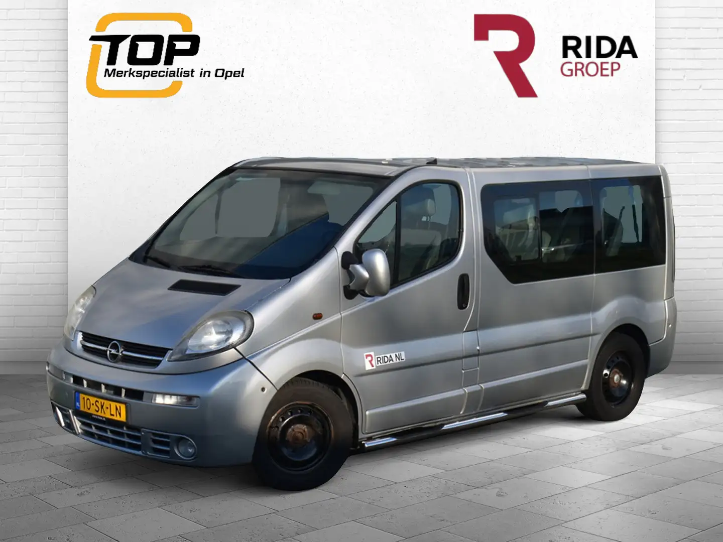Opel Vivaro 2.5CDTi | Rolstoelbus | 9 persoons Szary - 1