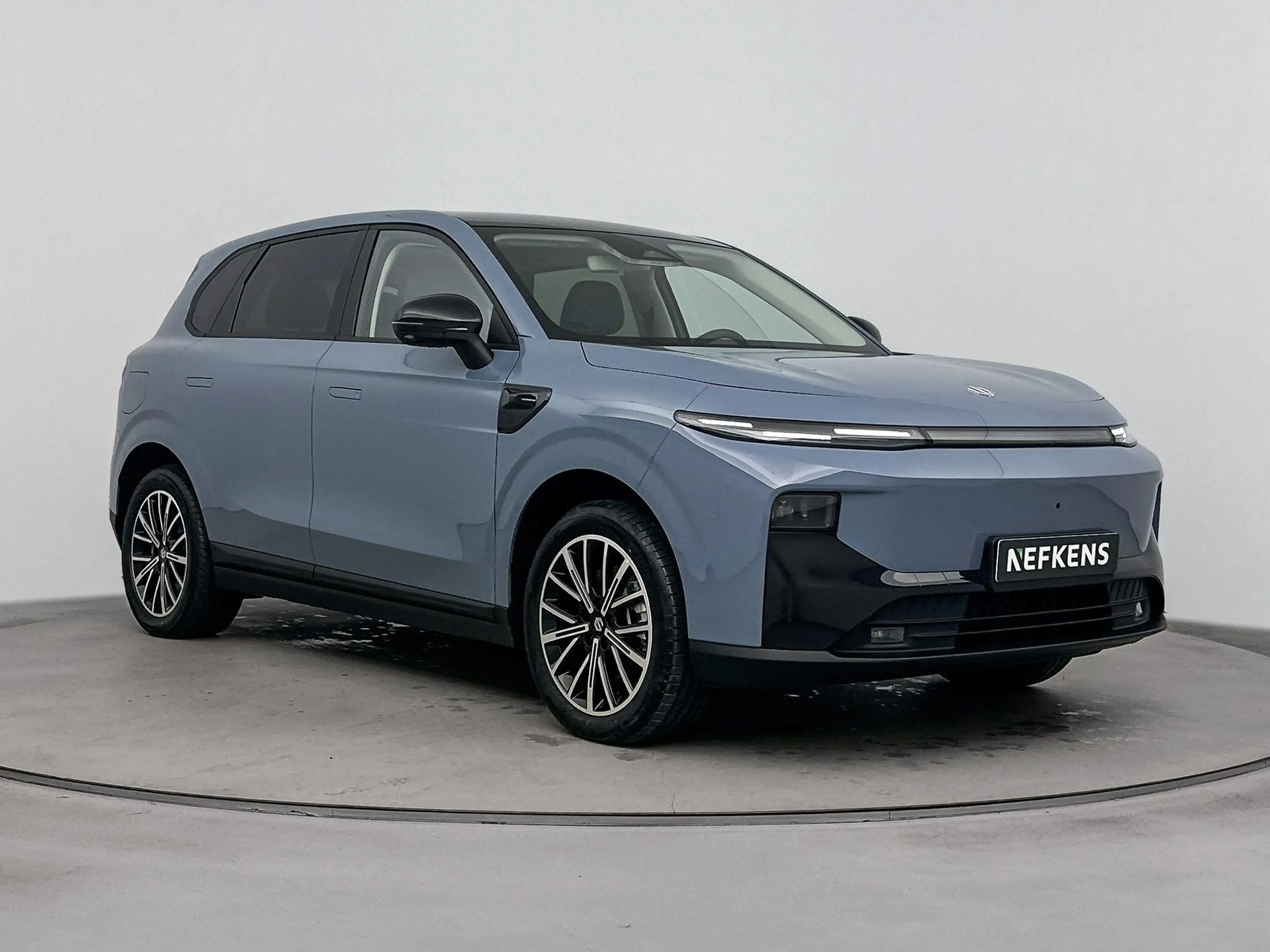 Leapmotor B10 Design Hybrid EV 18.8 kWh | Navigatie | Carplay | — photo 4