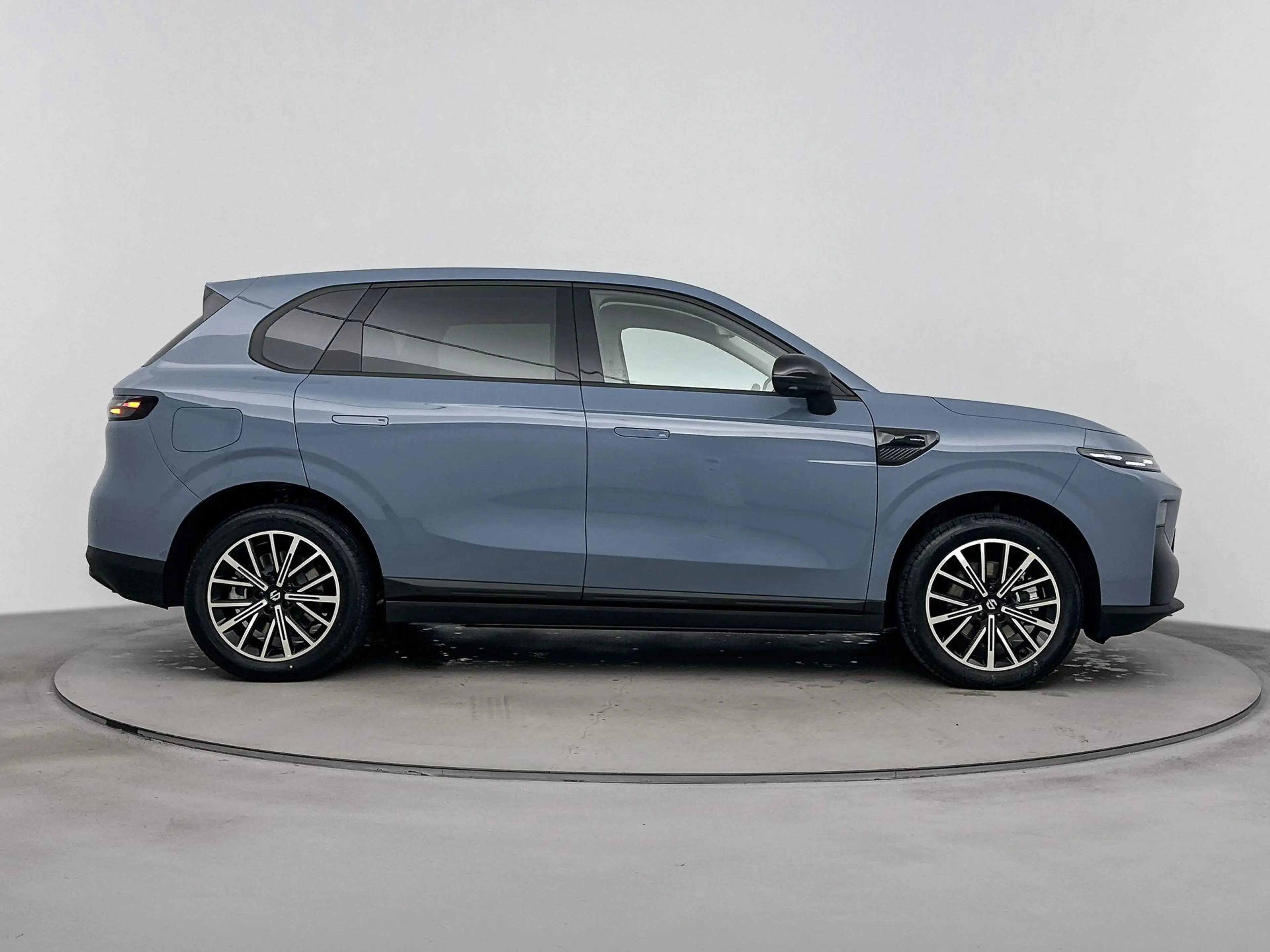 Leapmotor B10 Design Hybrid EV 18.8 kWh | Navigatie | Carplay | — photo 11