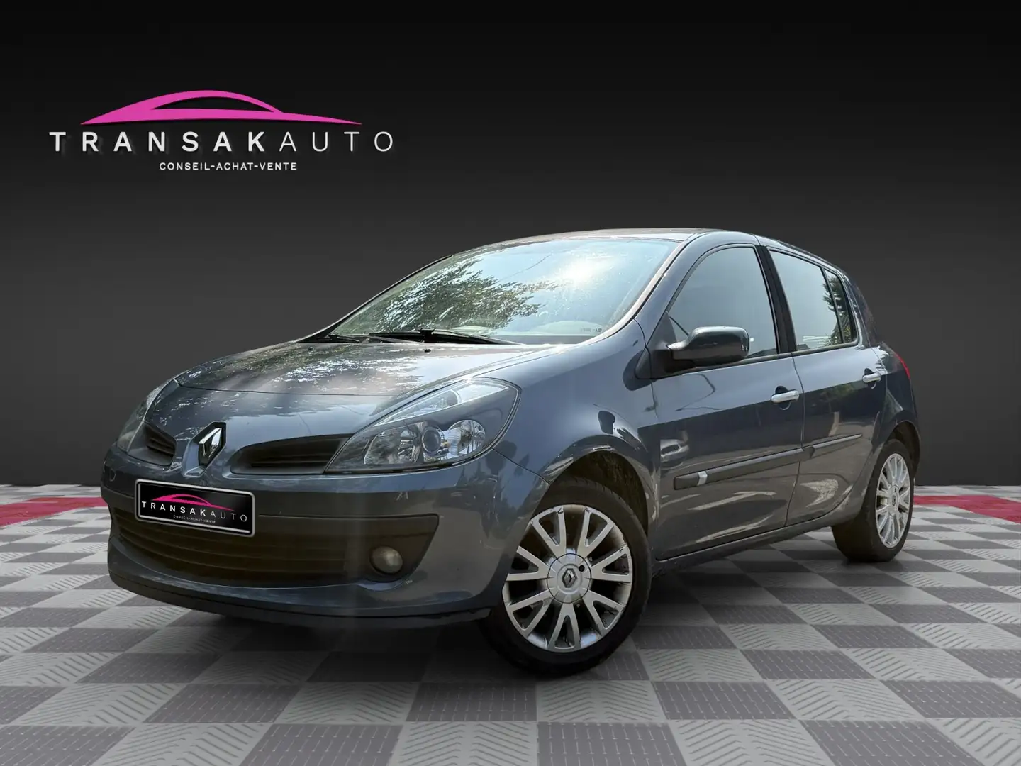 Renault Clio Privilège Bleu - 1