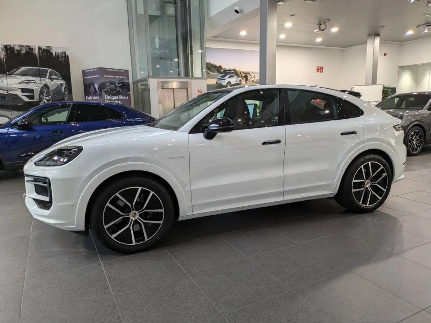 Porsche Cayenne Coupé E-Hybrid Aut. Blanco - 2
