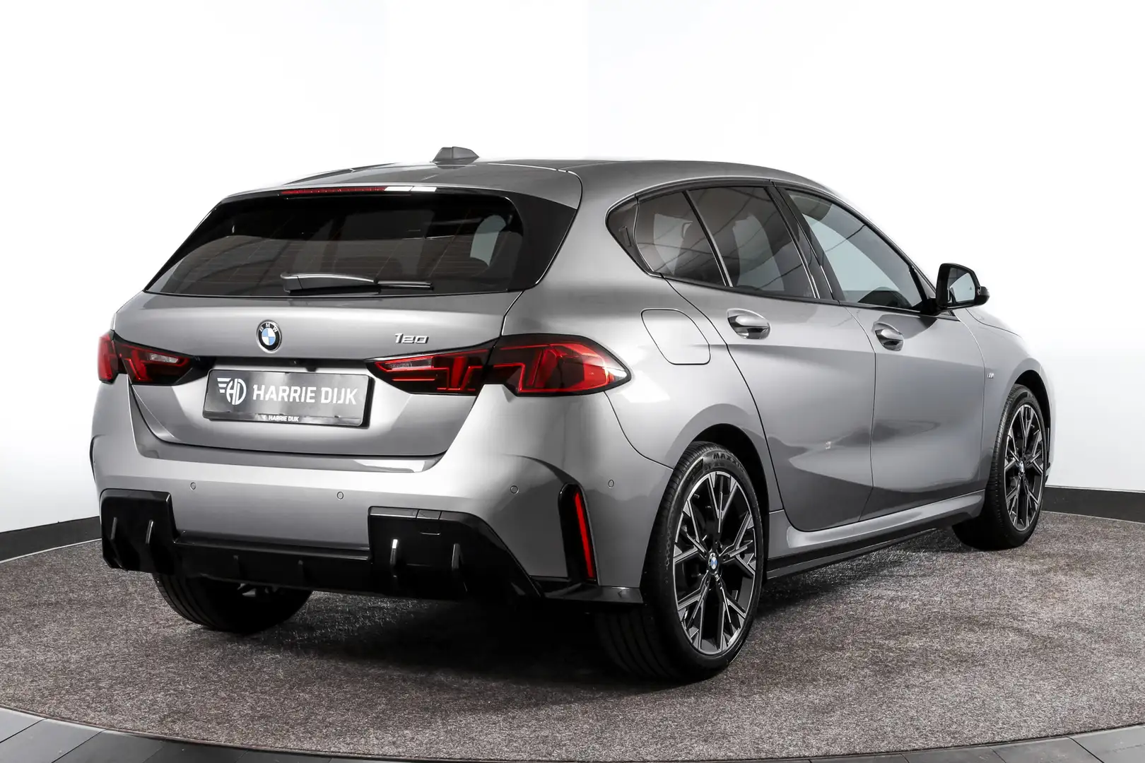 BMW 120 1-serie M Sport | Dig. Cockpit | Adapt. Cruise | S Grijs - 2