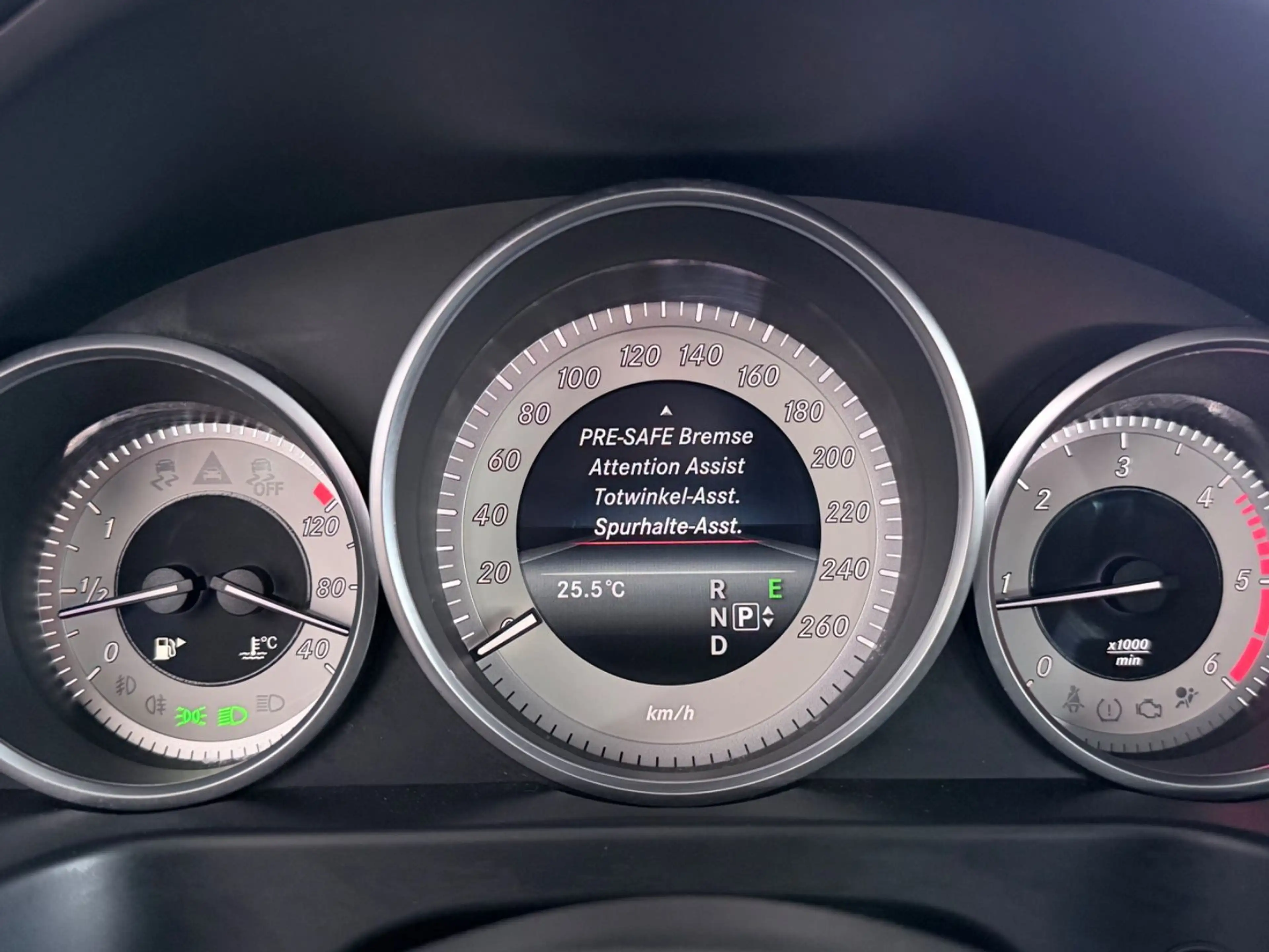 Mercedes-Benz E 250 E T-Modell E 250 BlueTec — photo 10