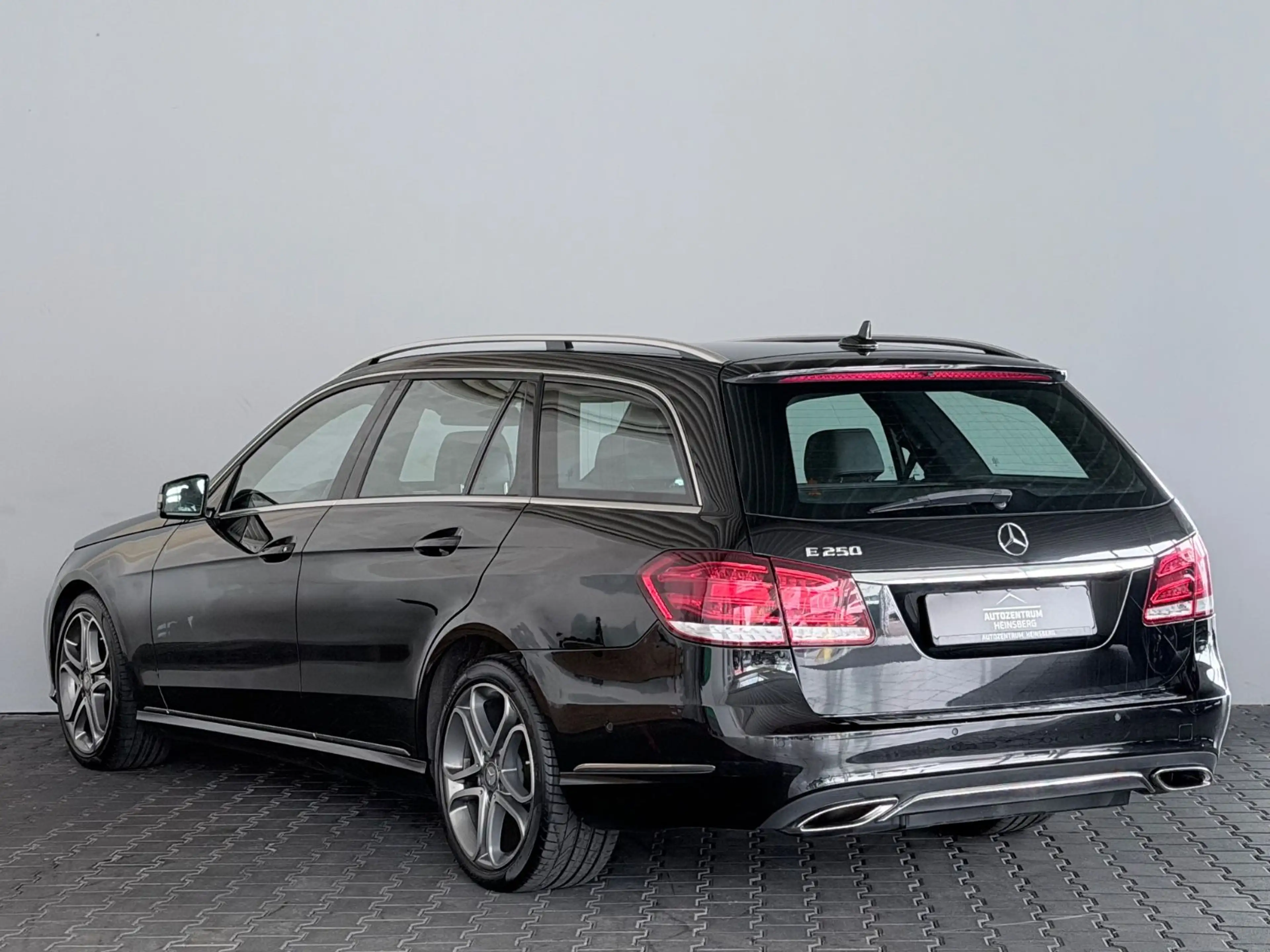 Mercedes-Benz E 250 E T-Modell E 250 BlueTec — photo 2
