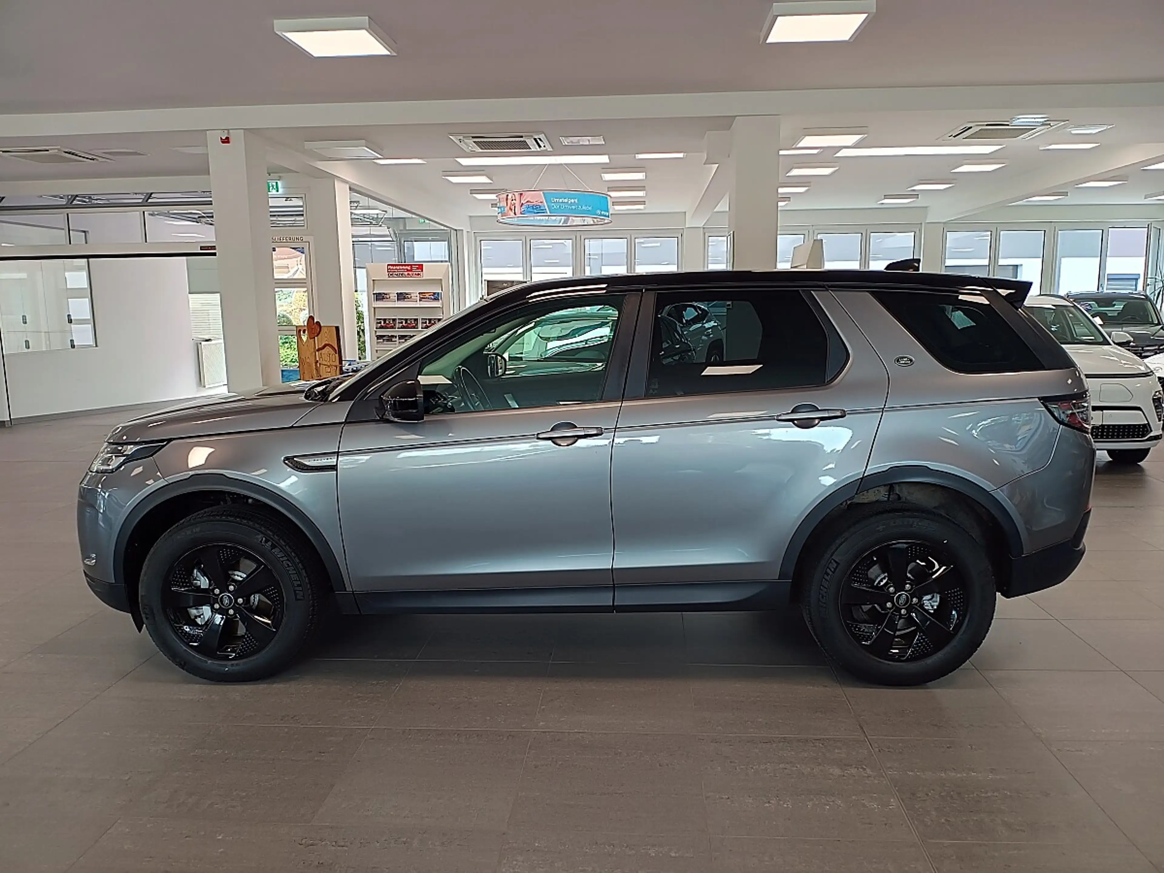 Land Rover Discovery Sport 2,0 TD4 150 4WD Pure Aut. *LED*Klima*SHZ*RFK* — photo 3