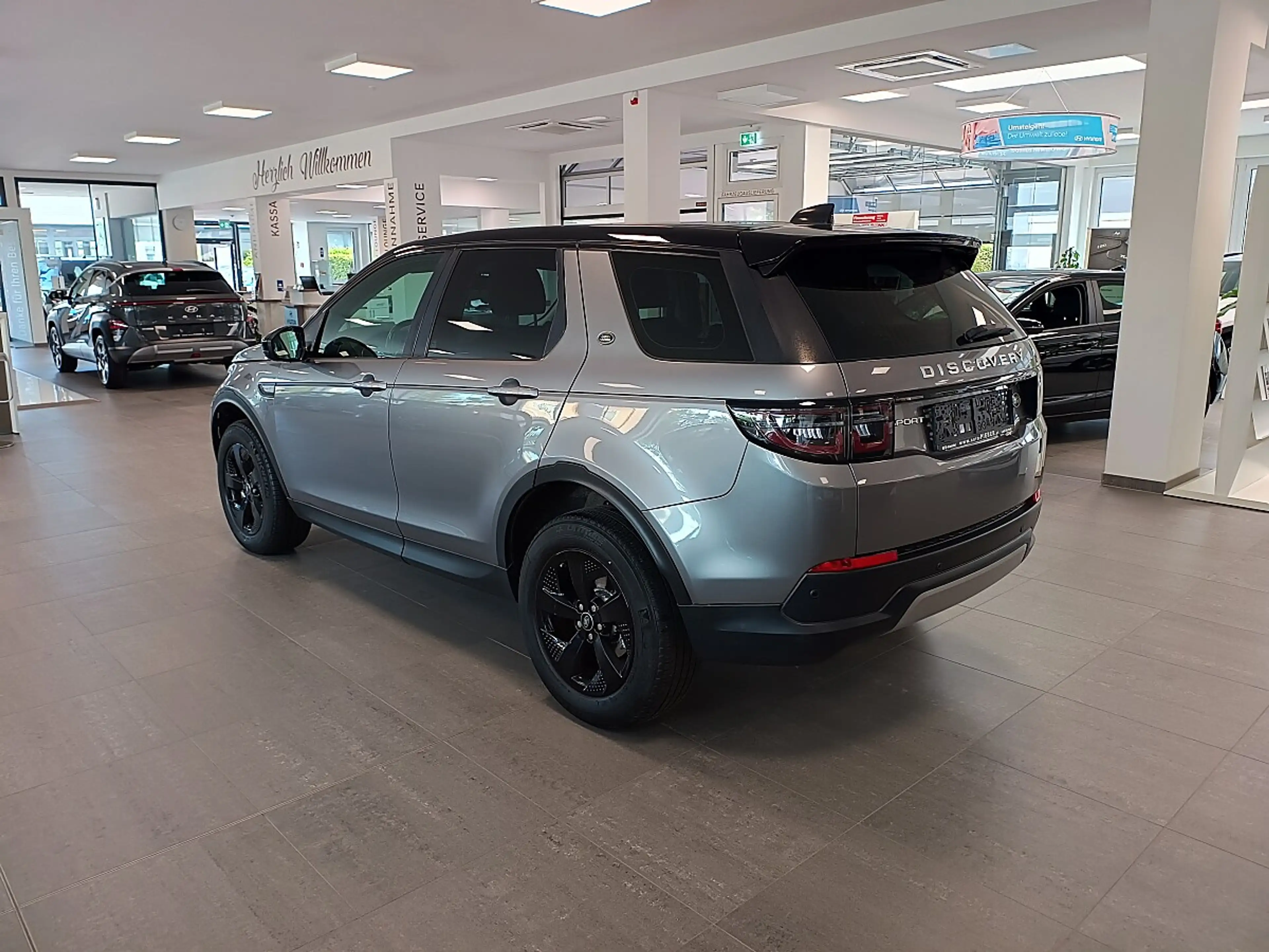 Land Rover Discovery Sport 2,0 TD4 150 4WD Pure Aut. *LED*Klima*SHZ*RFK* — photo 4
