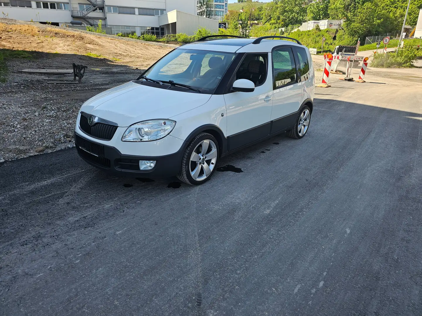 Skoda Roomster Scout Plus Edition Bílá - 2