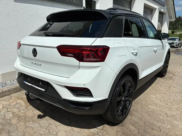 Volkswagen T-Roc view 5