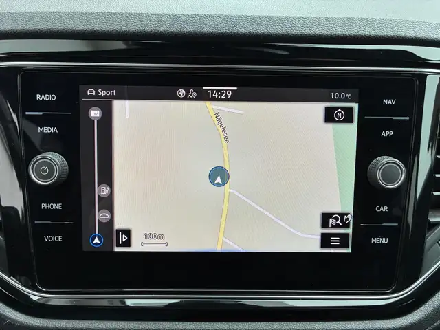 Volkswagen T-Roc view 15