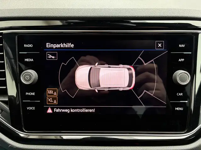 Volkswagen T-Roc view 13