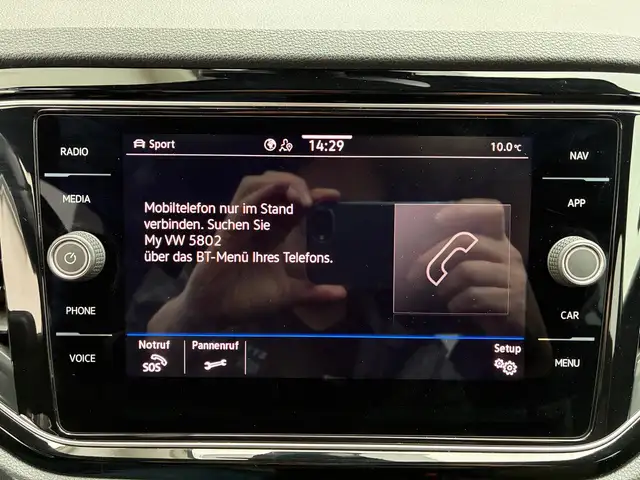 Volkswagen T-Roc view 14