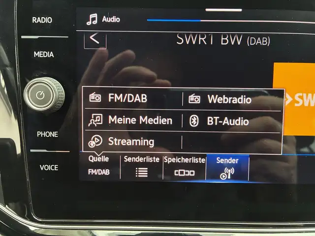 Volkswagen T-Roc view 11