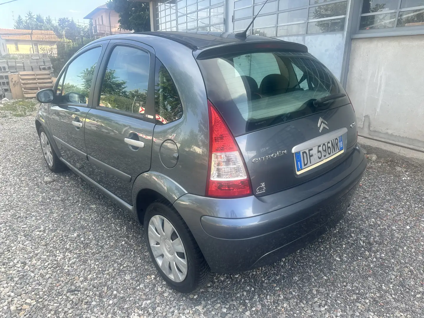 Citroen C3 1.4 hdi Cashmere 70cv Grigio - 2