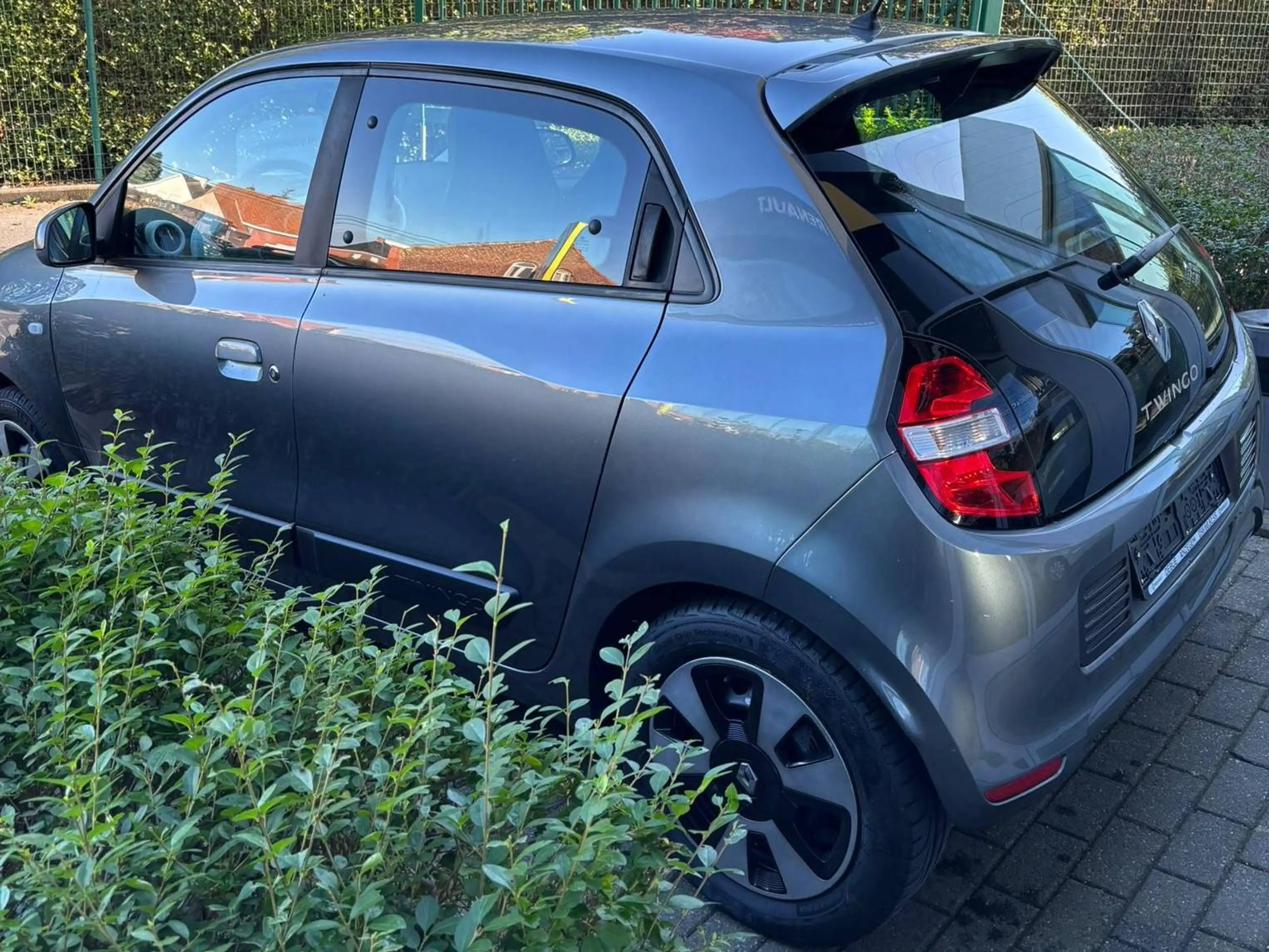 Renault Twingo Twingo 1.0i SCe Intens S — photo 4