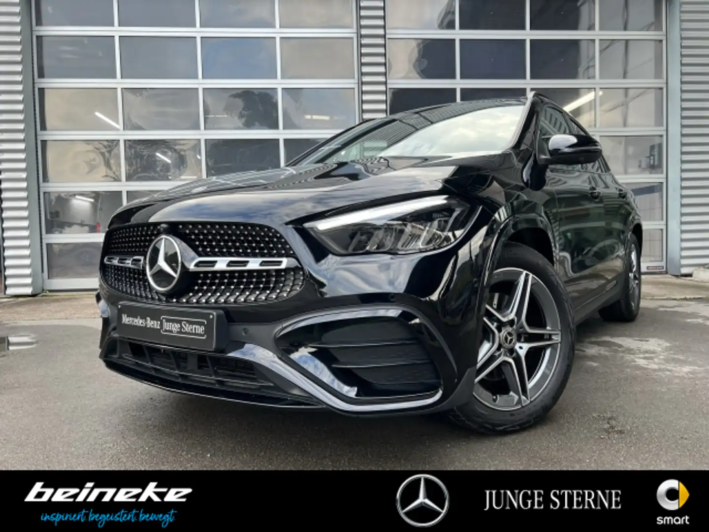 Mercedes-Benz GLA 200 GLA 200 AMG Night AHK PanoDach Distro. LED 360° Schwarz - 2
