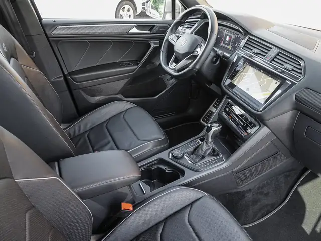 Volkswagen Tiguan Allspace view 9