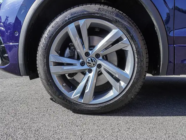 Volkswagen Tiguan Allspace view 7
