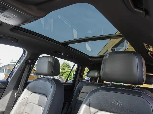 Volkswagen Tiguan Allspace view 8