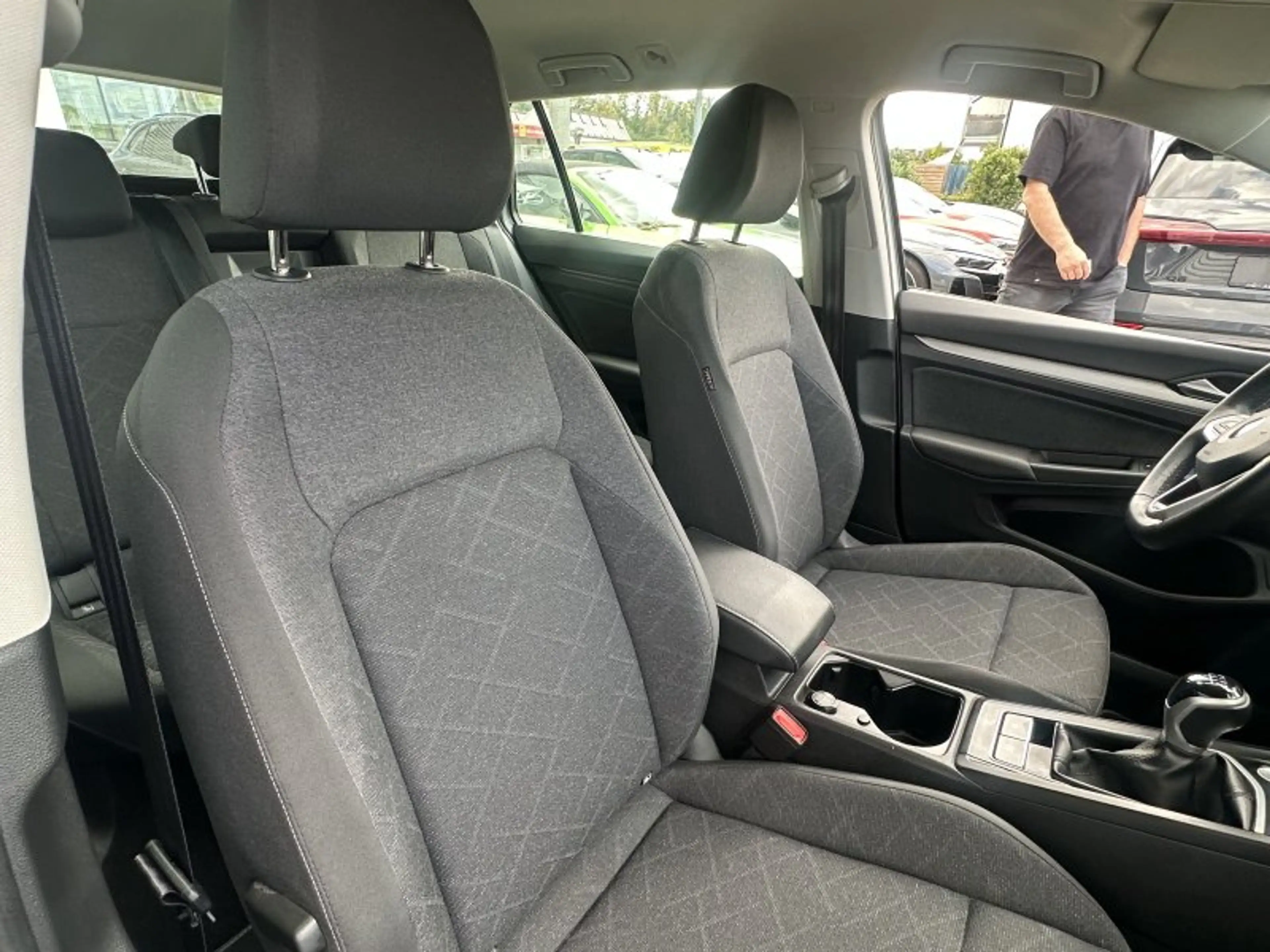 Volkswagen Golf VIII Variant 2.0 TDI Life Navi LED ACC Parktronic — photo 10